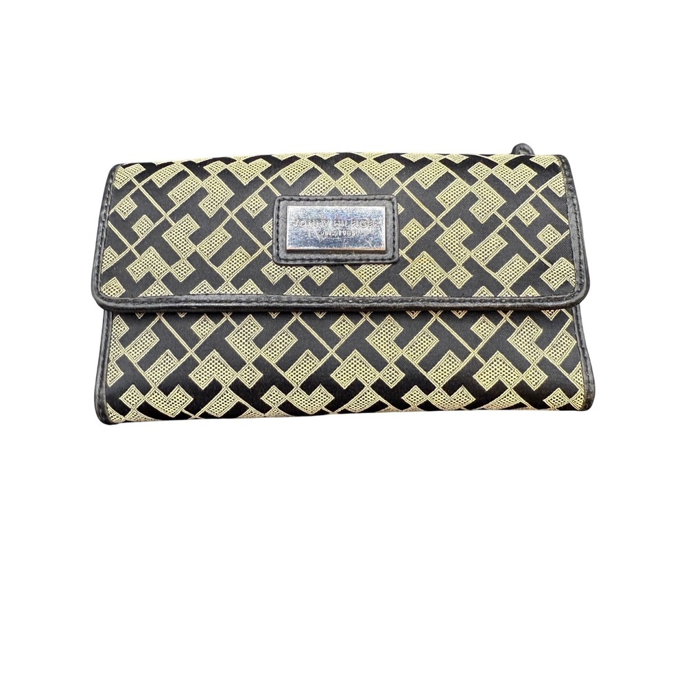 Tommy Hilfiger Women's Wallet Clutch Signature Monogram Black Beige Snap Closure
